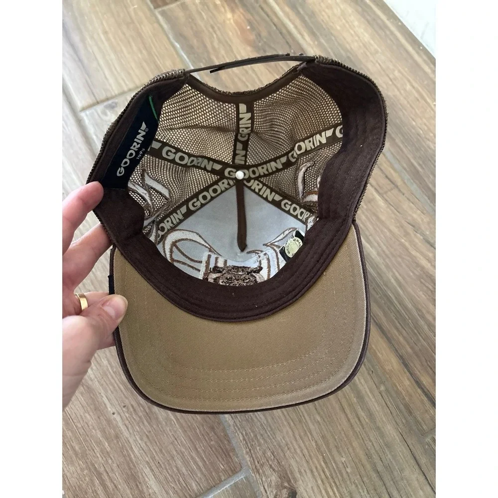 Goorin Bros The Farm King OLD ENGLISH Adjustable Snapback Trucker Hat Brown‎